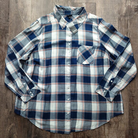 Torrid Lizzie Rayon Twill Button-Up Long Sleeve Shirt - Picture 4 of 5